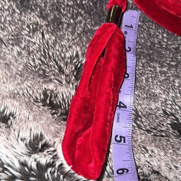 BCBG Generation Vintage velvet burgundy studded round wristlet small  bag - Picture 9 of 15